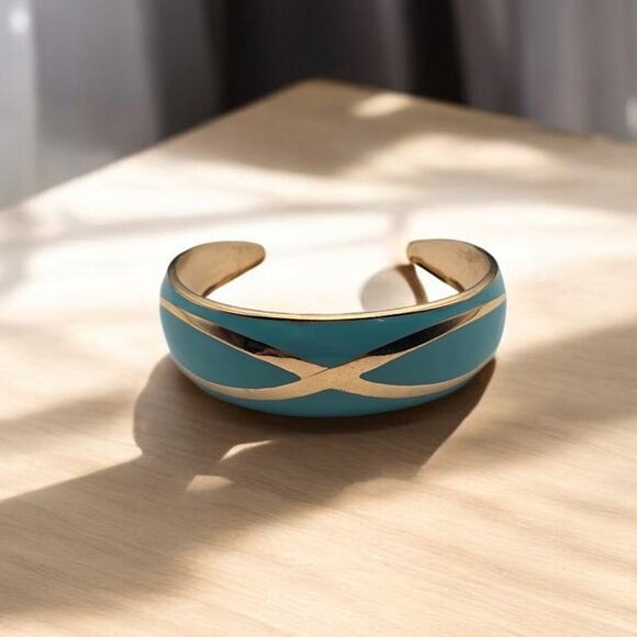 Avon Jewelry - Vintage Avon FASHION PASTEL COLLECTION Bracelet - Turquoise-colored, 1987